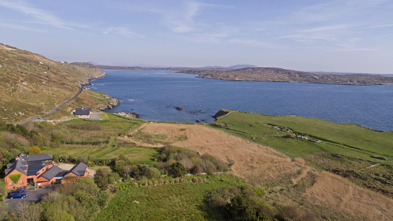 Dolphin Beach House Hotel Clifden Exterior photo